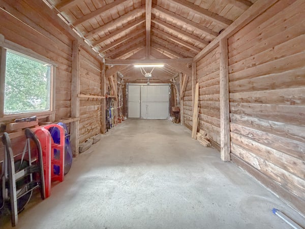 Maison indiv. de 6.5 pces, 2 studios, grande dépendance avec garage 3
