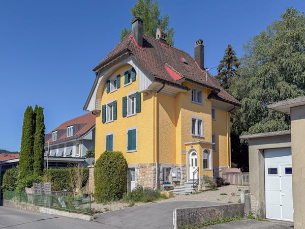 Maison locative de 4 logements et 1 garage au centre de Ste-Croix 2
