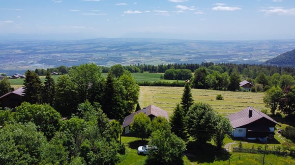 Chalet de 4 pces sur grand terrain de 3'316 m2 Vue imprenable 3