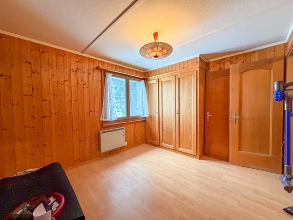 Chalet de 4.5 pièces avec tunnel d'accès menant aux 3 garages 11
