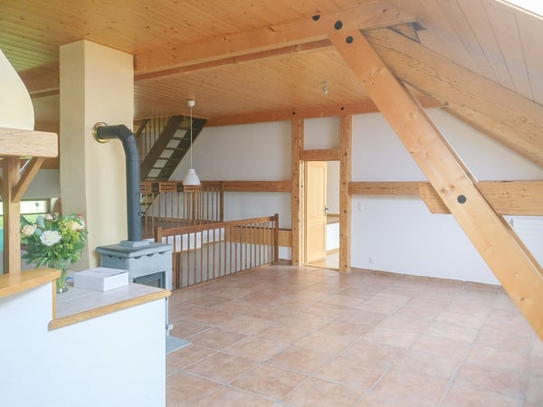 Maison villageoise - 3 spacieux logements loués, revenus immédiats 6