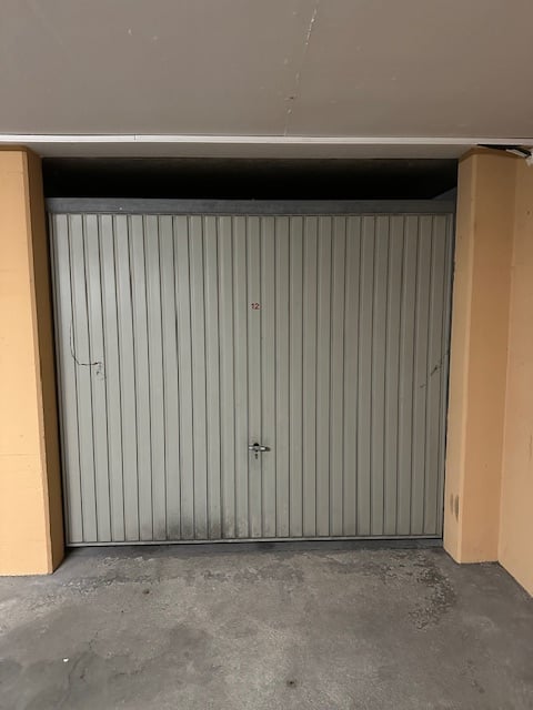 Place de parking souterraine à louer à Genève 3