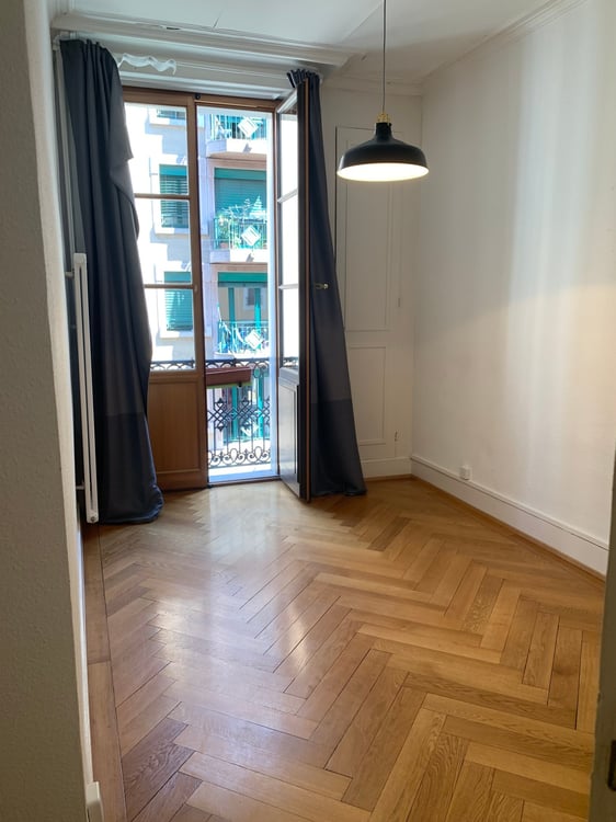 RUE DES PAQUIS - Appartement de 5 pièces au 2ème étage 8