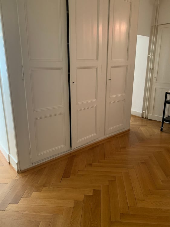 RUE DES PAQUIS - Appartement de 5 pièces au 2ème étage