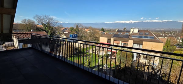Superbe et unique appartement duplex en attique à Bernex 1