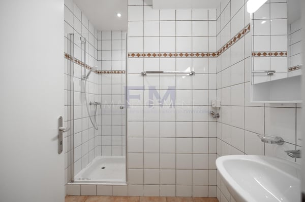 Saint Jean, rue du Belvédère, 1 pièces au rez-inférieur, env. 9m1 7