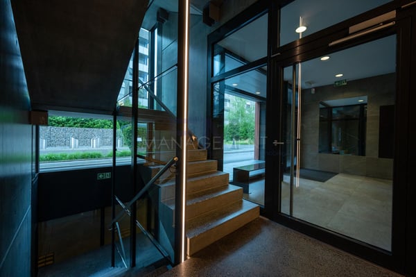 Malagnou, 4 pièces, au 1er étage avec loggia, d'env 107m2 2