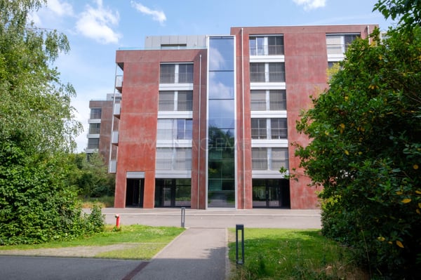 Malagnou, 4 pièces, au 1er étage avec loggia, d'env 107m2 1