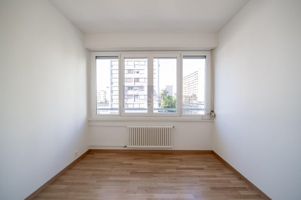 Avenue De-Luserna - 5 pièces d'env. 84 m² au 3ème étage 1