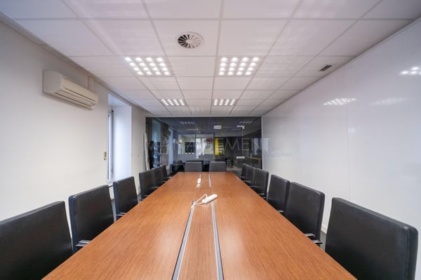 Rue des Alpes ? Bureaux d'env. 244 m² au 2ème étage 3