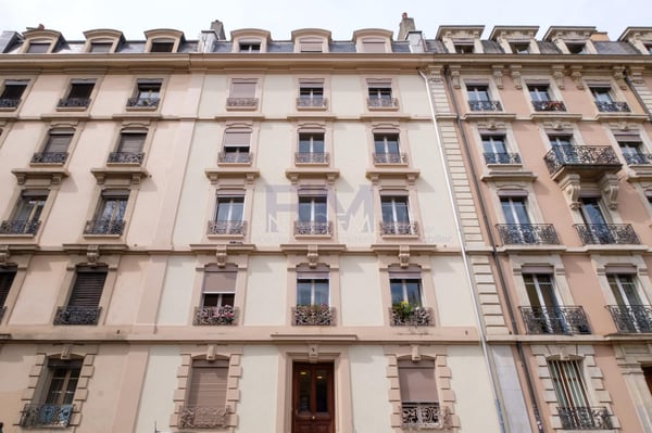Rue Henri-Christiné ? 6.5 pièces d'env. 70.6 m² au 5ème étage & combles aménagés 3
