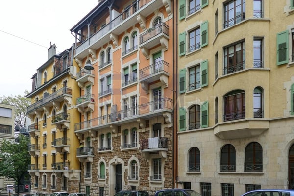 Rue Madame-de-Staël ? 3 pièces d'env. 61 m² au rez inférieur 1