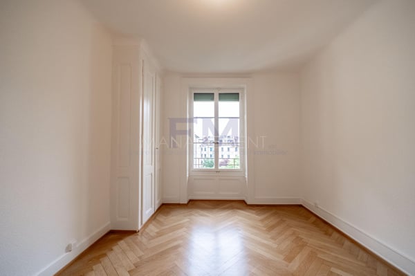 Cluse/Hôpital - Rue Barthélémy-Menn - 2 pièces au 4ème étage, env. 100m2 2