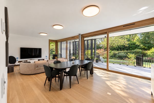 Pregny-Chambésy ? Appartement en duplex de 5 pièces avec rez inférieur habitable, grandes terrasses et jardin traversant 2
