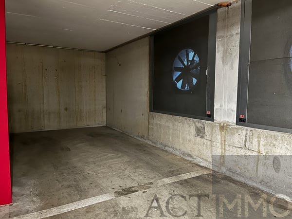 Opportunité rare - Place de parking à Genève (Servette)