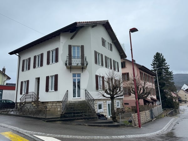 À VENDRE - Immeuble de rendement avec 4 appartements 1
