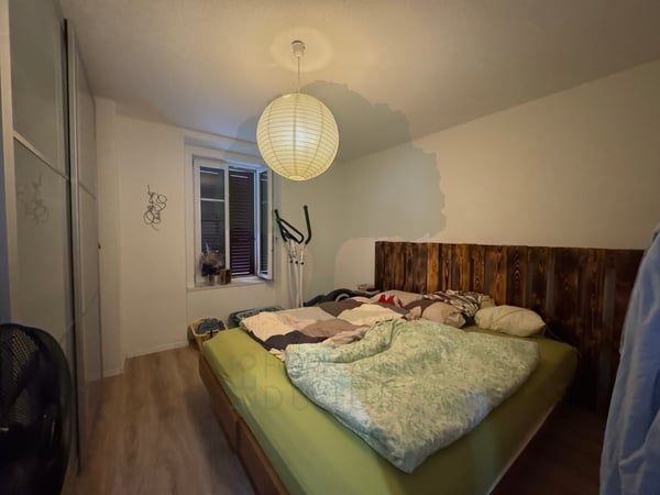 À VENDRE - Immeuble de rendement avec 4 appartements 9