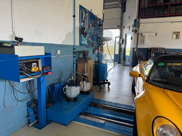 Garage et carrosserie à Fahy avec station de lavage 13