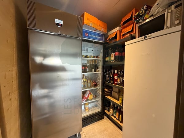 Bar entièrement équipé et actuellement loué à Courfaivre 12