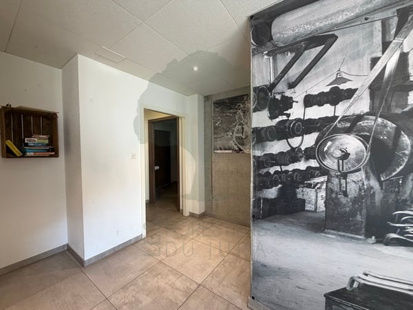 Bar entièrement équipé et actuellement loué à Courfaivre 13