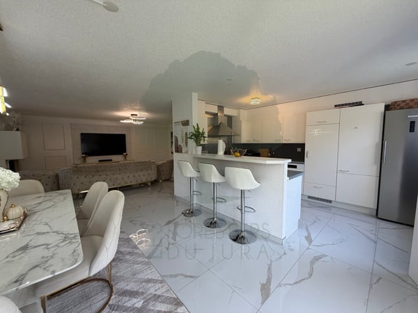 Magnifique appartement rénové de 5,5 pièces avec terrasse et vue 10
