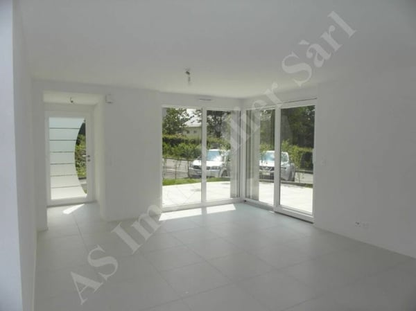 Magnifique appartement de 2.5 pièces de 56 M2 avec terrasse 2