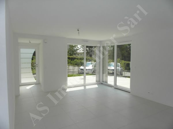 Magnifique appartement de 2.5 pièces de 56 M2 avec terrasse 2
