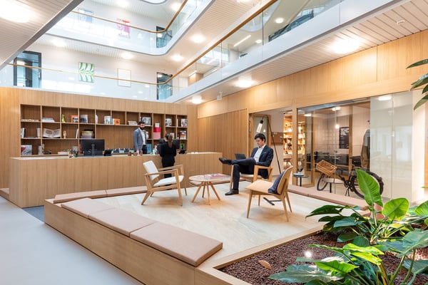 De magnifiques bureaux sur mesure pour 3 personnes à Spaces Nations 6