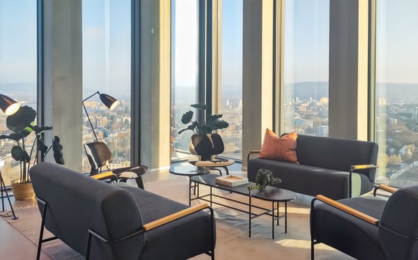 Buche Großraumbüros für Unternehmen jeder Größe in Spaces Grosspeter Tower 11