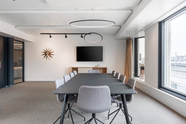 Un bureau de coworking ouvert entièrement équipé pour vous et votre équipe à Spaces Main Station 7