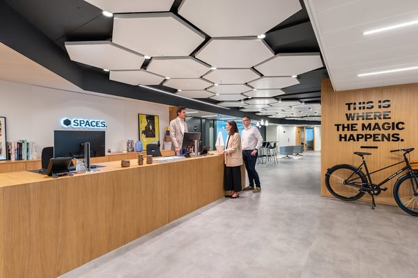 Un bureau de coworking ouvert entièrement équipé pour vous et votre équipe à Spaces Main Station 3