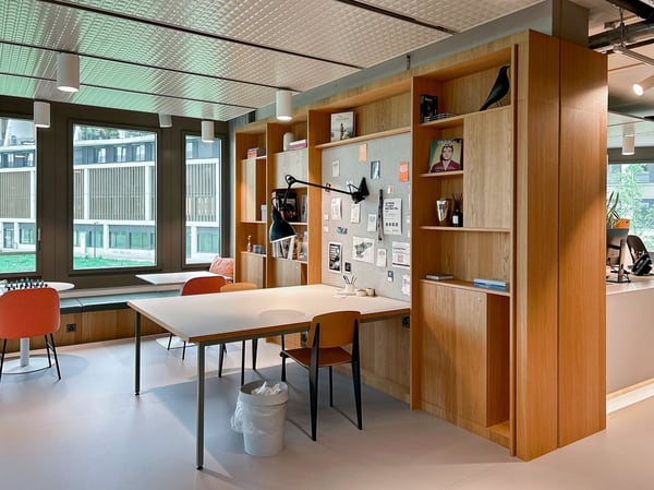 Voll ausgestattete Großraumbüros für dich und dein Team in Spaces Suurstoffi 5