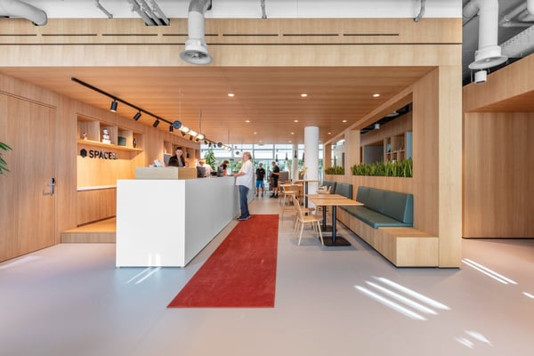 Finde Büroräume in Spaces Main Station für 4 Personen – es ist für alles gesorgt 4