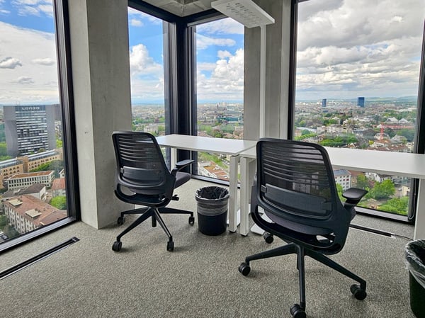 Voll ausgestattete private Büroräume für dich und dein Team in Spaces Grosspeter Tower 3