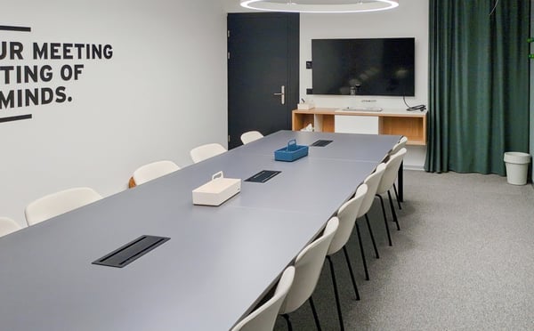 Un bureau de coworking ouvert entièrement équipé pour vous et votre équipe à Quartier de l'Étang 6