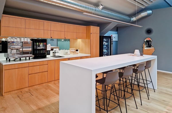 Voll ausgestattete private Büroräume für dich und dein Team in Spaces Z.ONE 13