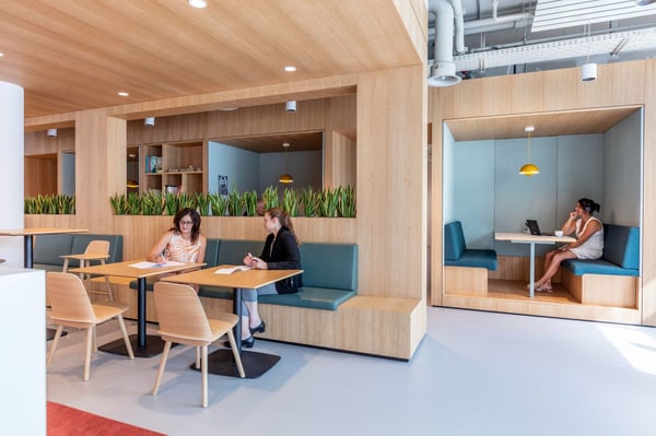 Finde Büroräume in Spaces Main Station für 2 Personen – es ist für alles gesorgt 6