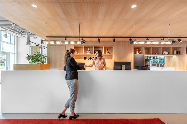 Finde Büroräume in Spaces Main Station für 2 Personen – es ist für alles gesorgt 3