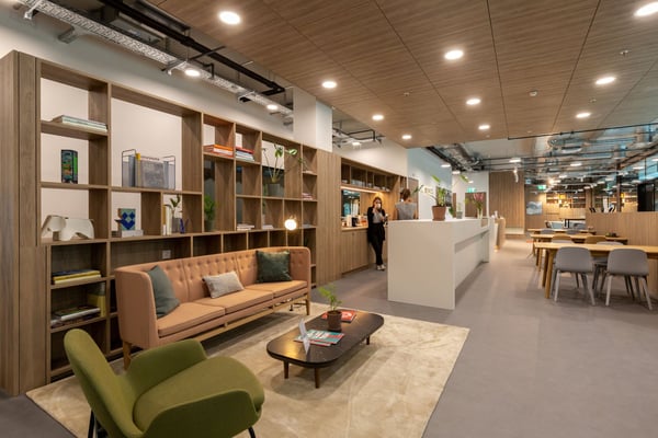 Voll ausgestattete private Büroräume für dich und dein Team in Spaces Ambassador House 11