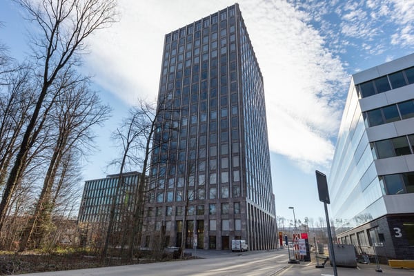 Professionelle Büroräume in Spaces R2 Tower zu komplett flexiblen Bedingungen 2