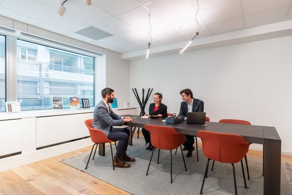 Bureau design pour 15 à Spaces Nations 6