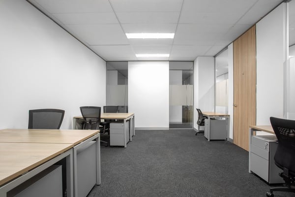 Bureau design pour 15 à Spaces Nations 1