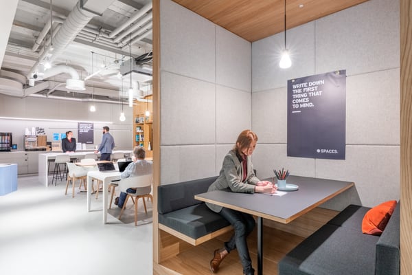 Bureau design pour 10 à Spaces Nations 10