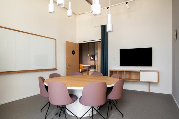 Büroräume für 40 in Spaces Grosspeter Tower 5