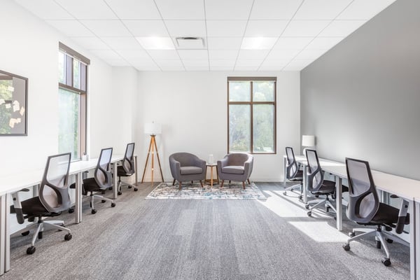 Büroräume für 50 in Spaces Grosspeter Tower 9