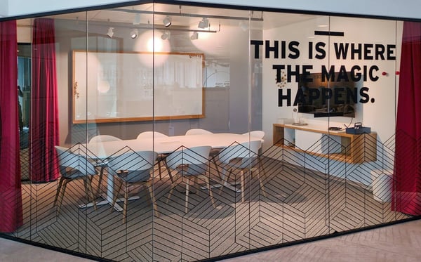 Bureau design pour 30 à Spaces Quartier de l'Étang 8