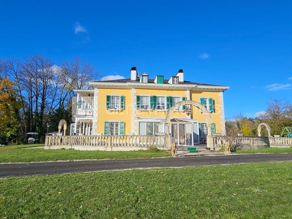 Magnifique et unique propriété classée à Genthod 5