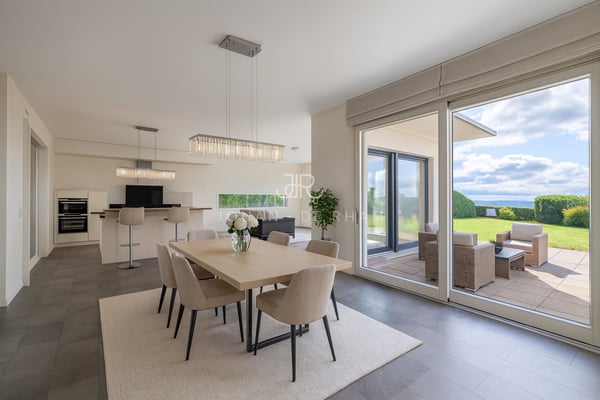 Appartement dans une luxueuse résidence avec splendide vue lac 3