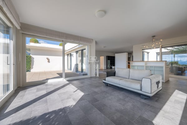 Appartement dans une luxueuse résidence avec splendide vue lac 6