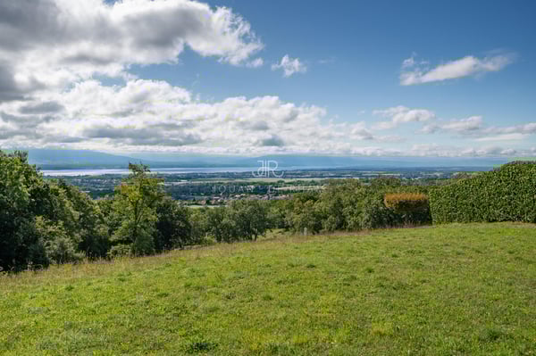 Appartement dans une luxueuse résidence avec splendide vue lac 4
